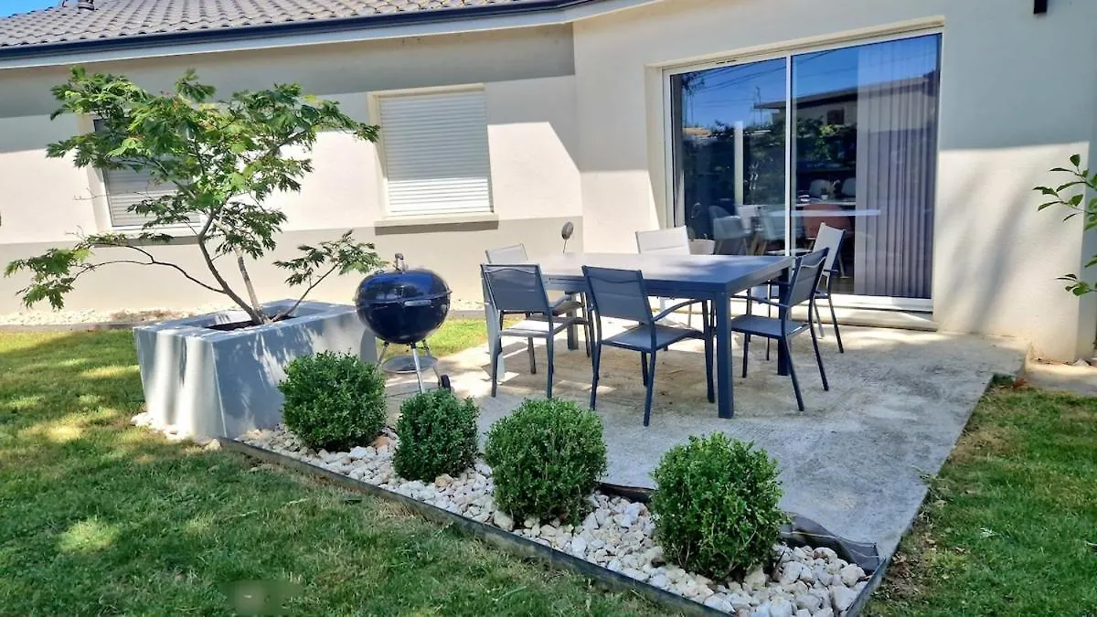 Villa Entiere Avec Piscine- 8P Leguevin