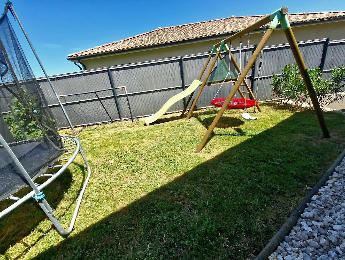 Villa Entiere Avec Piscine- 8P Leguevin